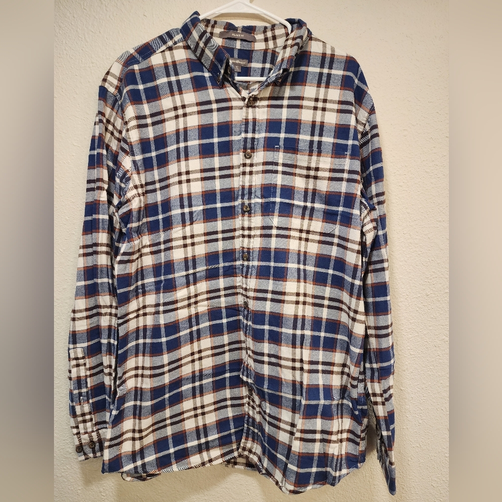 Classic Blue and White Plaid Button-Down Shirt